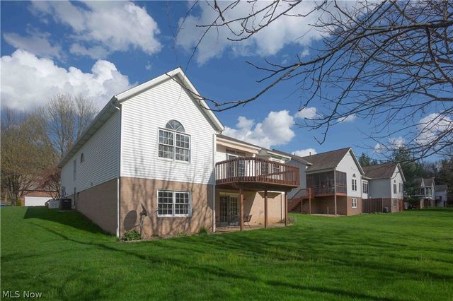 647 N Ridgecliff Street, Tallmadge, OH 44278