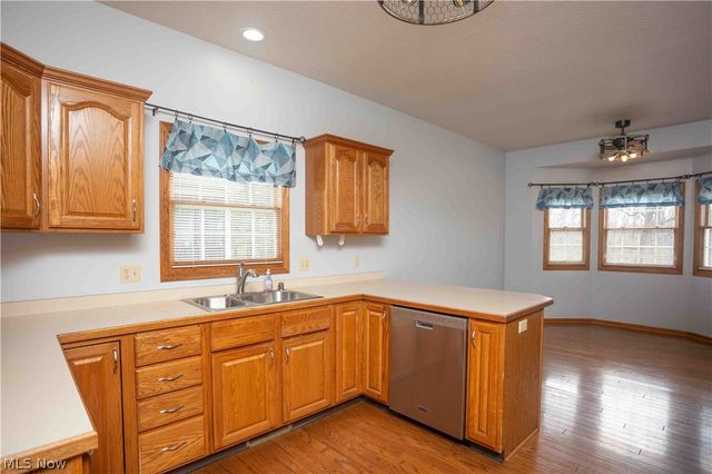 647 N Ridgecliff Street, Tallmadge, OH 44278