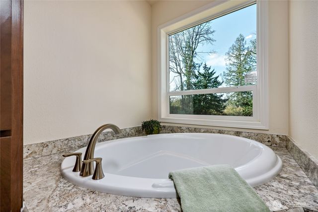 21381 Howard Avenue NE, Kingston, WA 98346