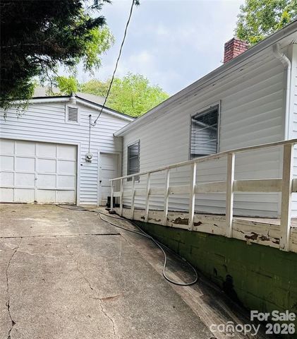 90 Tremont Street, Asheville, NC 28806