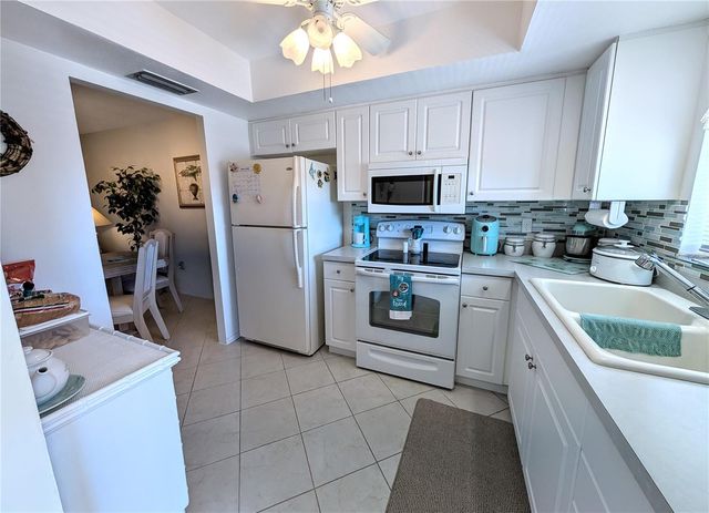 3660 LAKE BAYSHORE DRIVE K-321, Bradenton, FL 34205