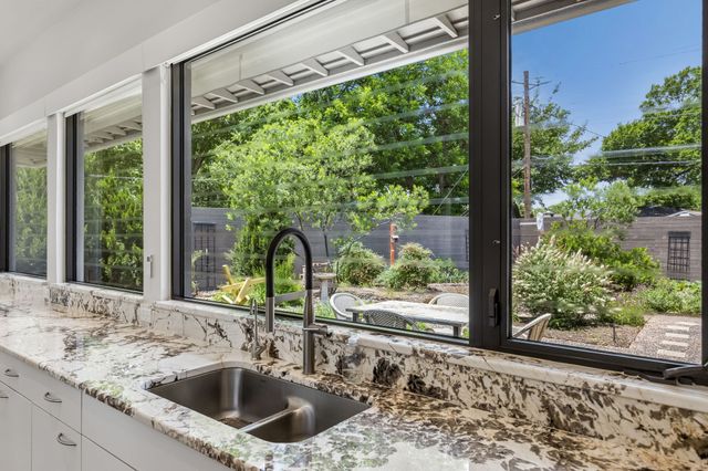 11057 Mandalay Drive, Dallas, TX 75228