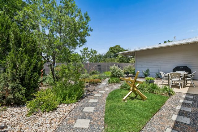 11057 Mandalay Drive, Dallas, TX 75228