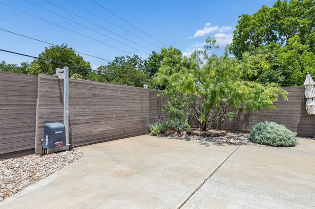 11057 Mandalay Drive, Dallas, TX 75228