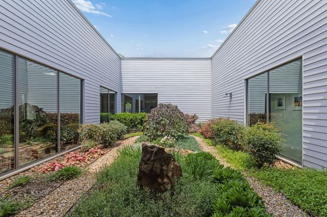 11057 Mandalay Drive, Dallas, TX 75228