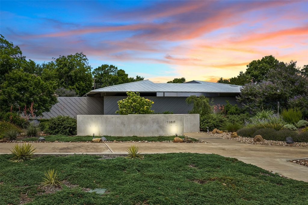11057 Mandalay Drive, Dallas, TX 75228