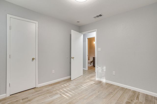 2616 Bomar Avenue 2618, Fort Worth, TX 76103