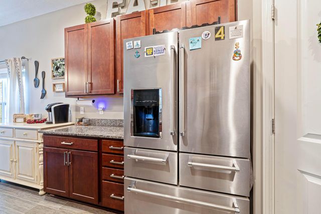 687 Wintergreen Way, Lewis Center, OH 43035