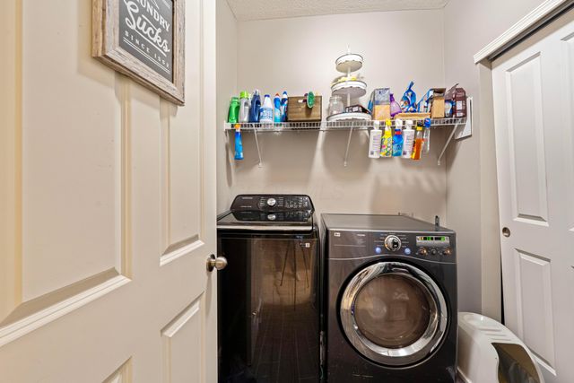 687 Wintergreen Way, Lewis Center, OH 43035