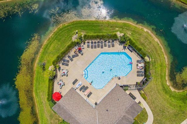 687 Wintergreen Way, Lewis Center, OH 43035