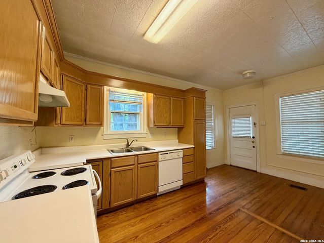 311 E Rosewood, San Antonio, TX 78212