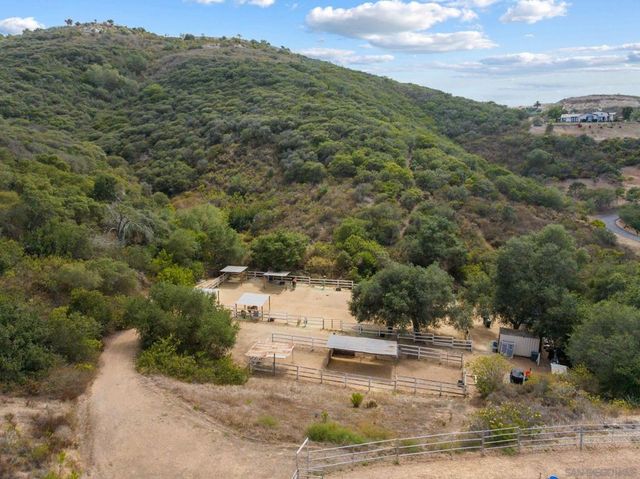 8952 Detwiler Rd, Escondido, CA 92029