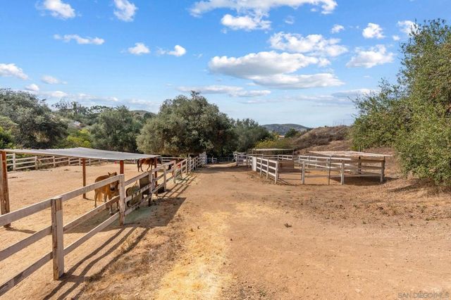 8952 Detwiler Rd, Escondido, CA 92029
