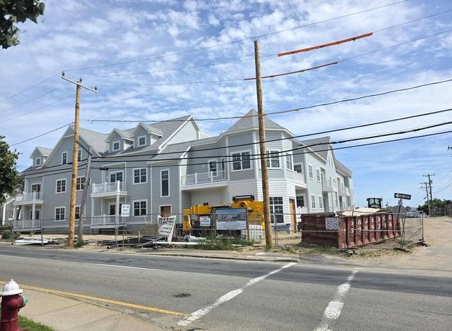 110 School Street E104, Hyannis, MA 02601