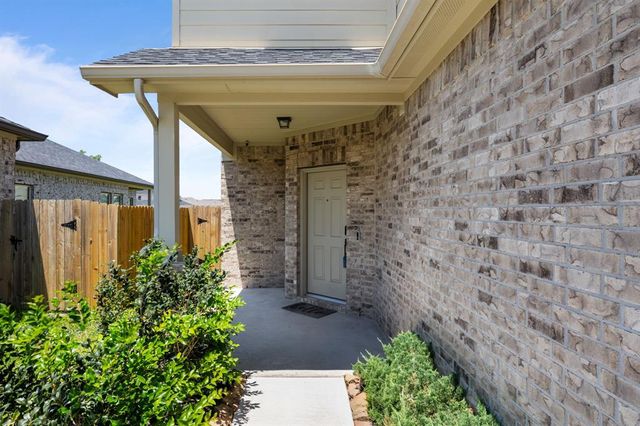 10902 Webber Lane, Texas City, TX 77591