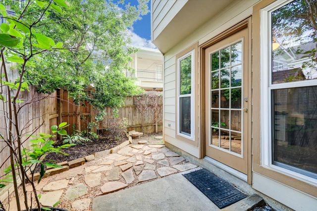 5217 Blossom Street C, Houston, TX 77007