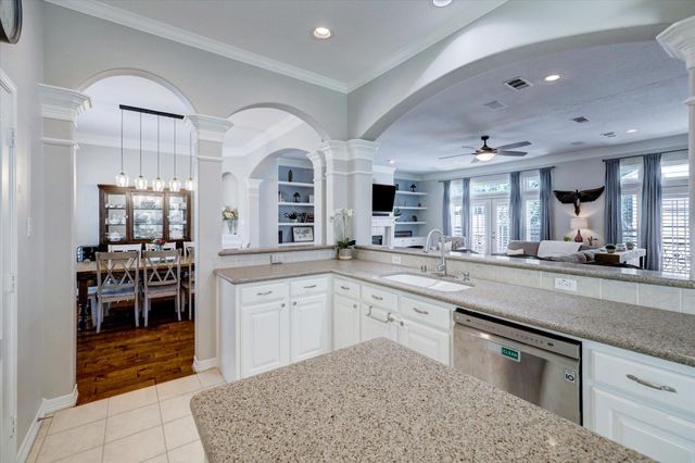 5217 Blossom Street C, Houston, TX 77007