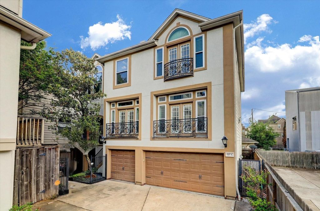 5217 Blossom Street C, Houston, TX 77007