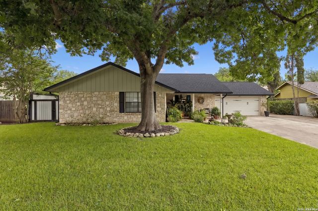 106 Lehmann St, Boerne, TX 78006