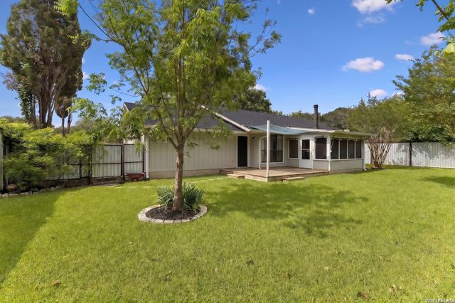 106 Lehmann St, Boerne, TX 78006