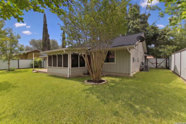 106 Lehmann St, Boerne, TX 78006