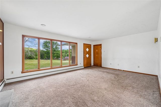6234 Schafer Dr, Upper Burrell, PA 15068