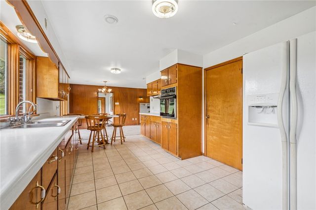 6234 Schafer Dr, Upper Burrell, PA 15068