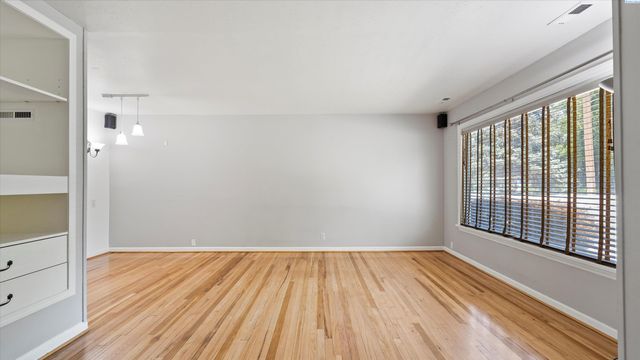 102 S Rainier St., Kennewick, WA 99336