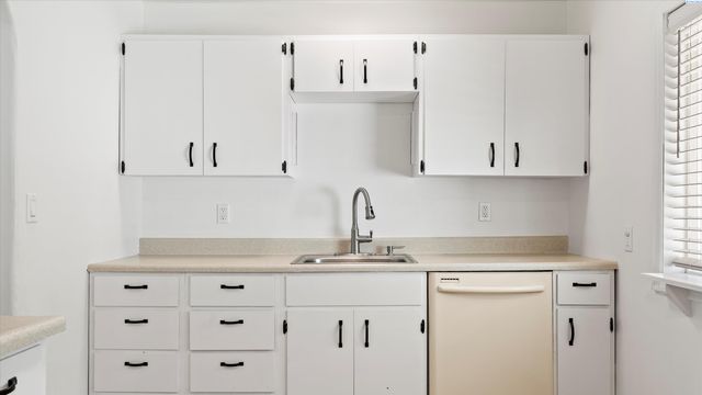 102 S Rainier St., Kennewick, WA 99336