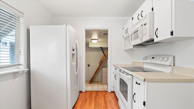 102 S Rainier St., Kennewick, WA 99336