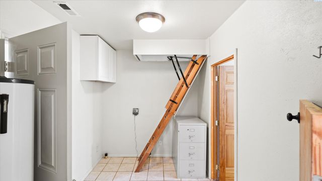 102 S Rainier St., Kennewick, WA 99336