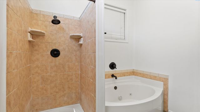 102 S Rainier St., Kennewick, WA 99336