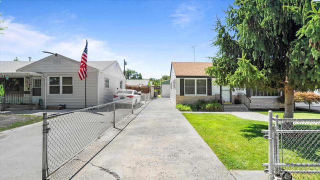 102 S Rainier St., Kennewick, WA 99336