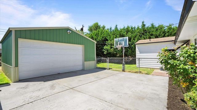 102 S Rainier St., Kennewick, WA 99336