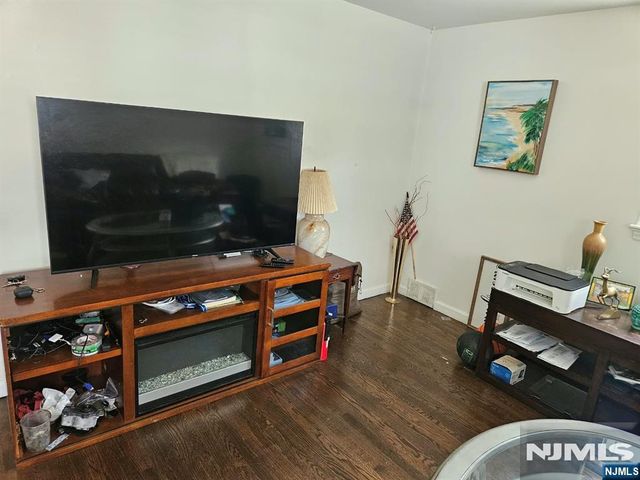 297 Prospect Avenue 2, Bergenfield, NJ 07621