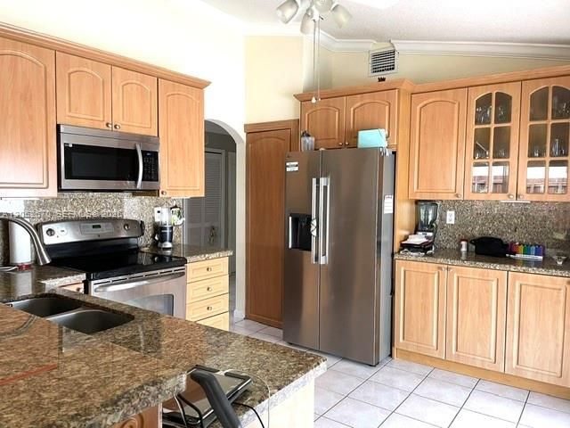 16166 SW 86th Ter, Miami, FL 33193