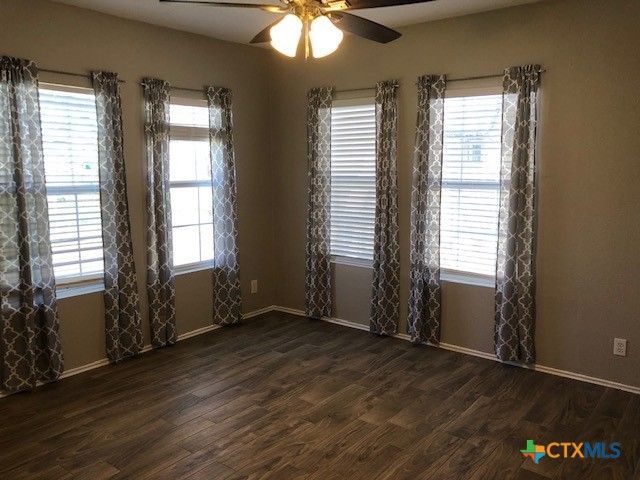 630 E Pine Street, Seguin, TX 78155