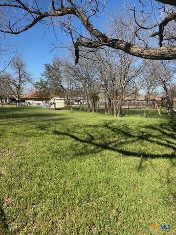 630 E Pine Street, Seguin, TX 78155