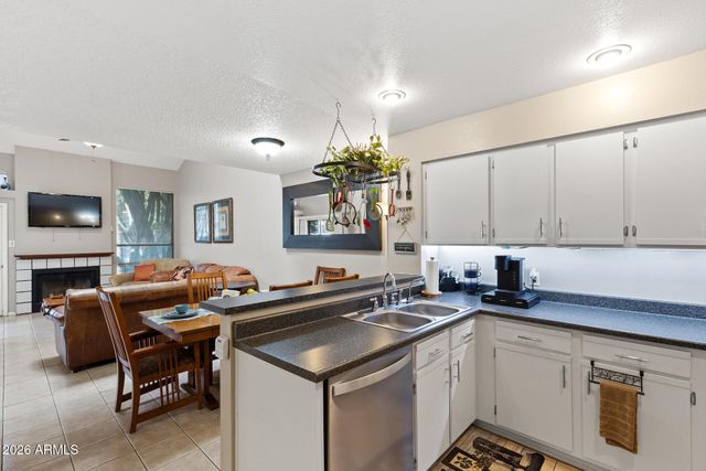 1717 E UNION HILLS Drive 1042, Phoenix, AZ 85024