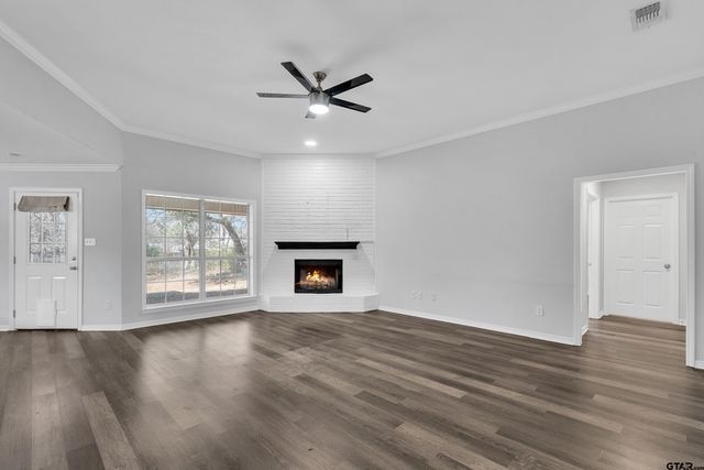 103 Lyle St, Gladewater, TX 75647