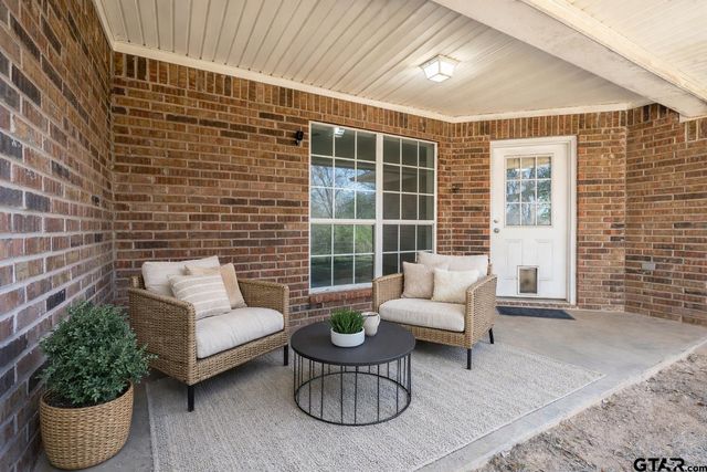103 Lyle St, Gladewater, TX 75647