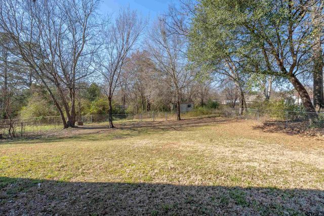 103 Lyle St, Gladewater, TX 75647
