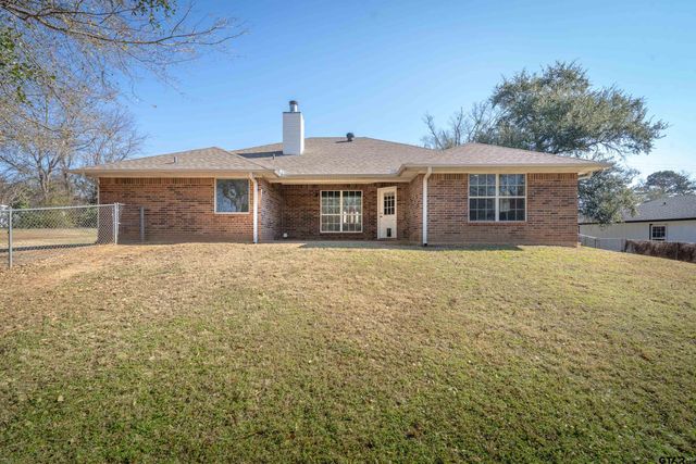 103 Lyle St, Gladewater, TX 75647