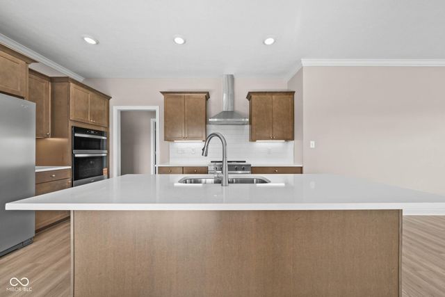 6180 Preserve Way, Mccordsville, IN 46055