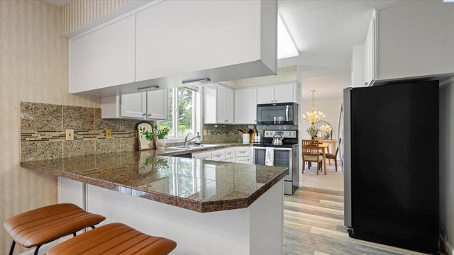 6730 W 9th Ave, Kennewick, WA 99336