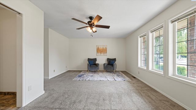 6730 W 9th Ave, Kennewick, WA 99336