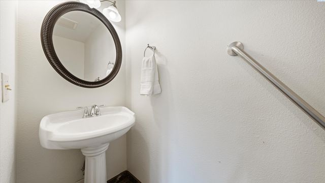 6730 W 9th Ave, Kennewick, WA 99336