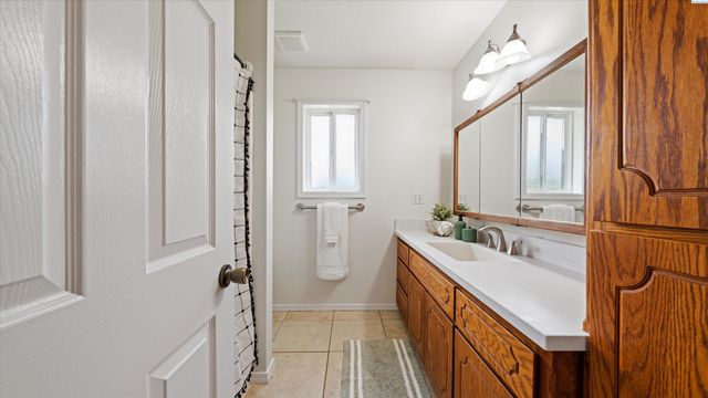 6730 W 9th Ave, Kennewick, WA 99336