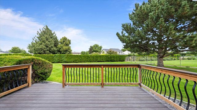 6730 W 9th Ave, Kennewick, WA 99336