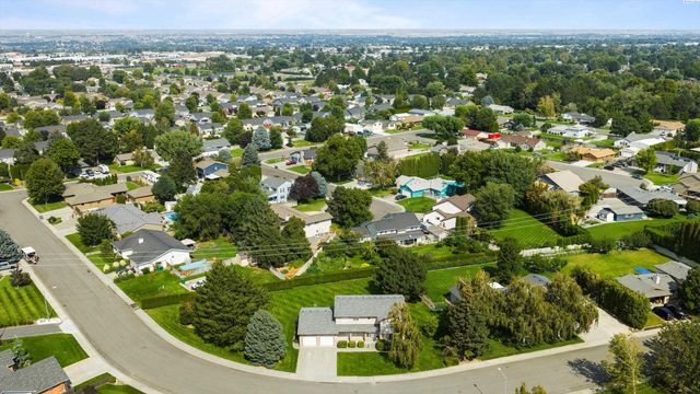 6730 W 9th Ave, Kennewick, WA 99336